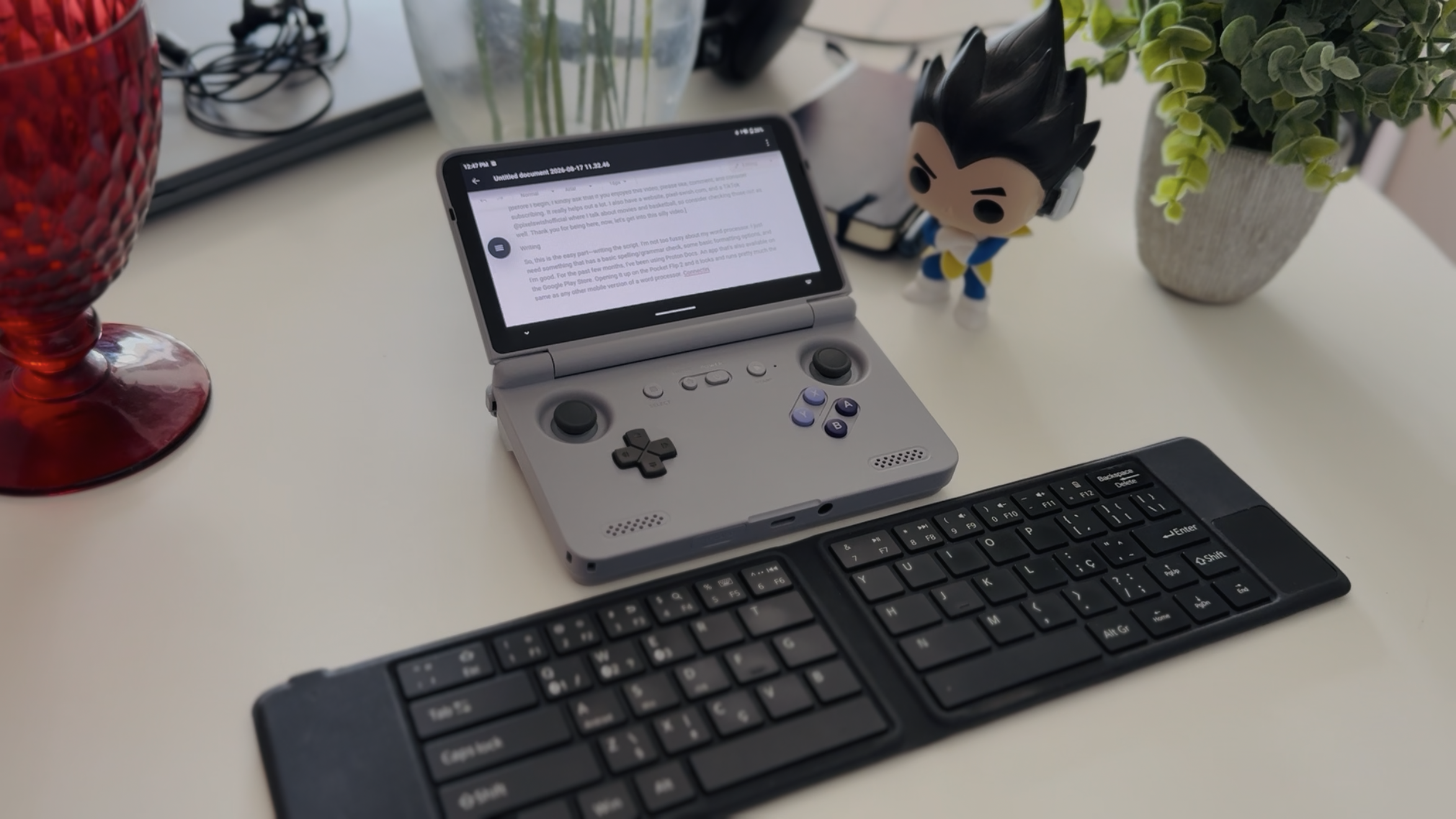 Retroid Pocket Flip 2 with VX Case keyboard.